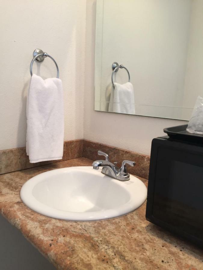 River Valley Inn 니들즈 외부 사진