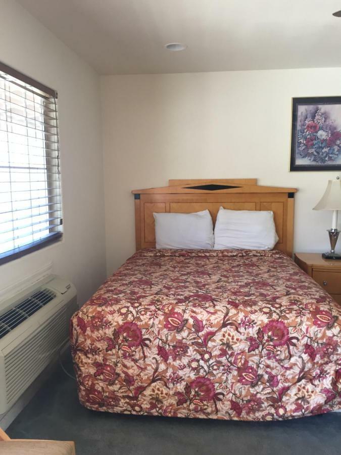 River Valley Inn 니들즈 외부 사진