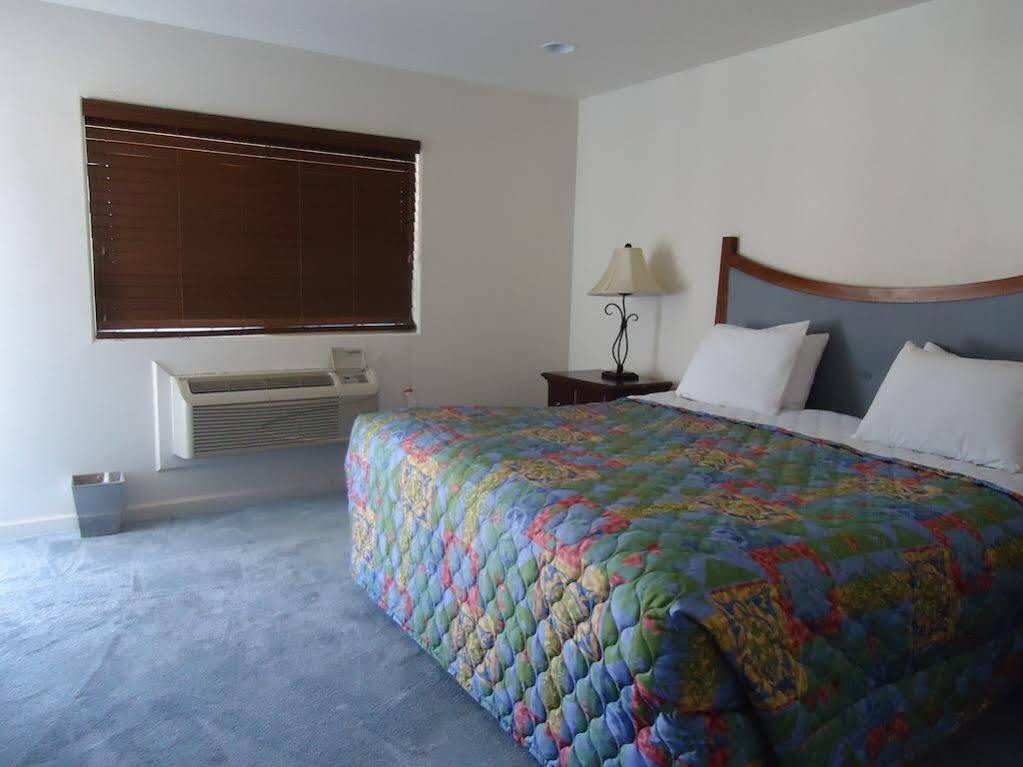River Valley Inn 니들즈 외부 사진
